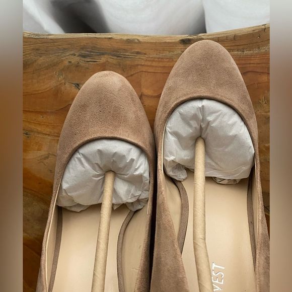 Nine West Natural Suede Heels NEW with box - Picture 5 of 9